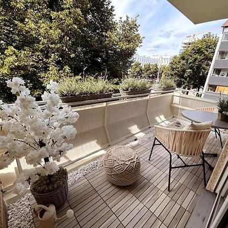 Stylish Studio Apartment With Beautiful Balcony Ingolstadt Esterno foto