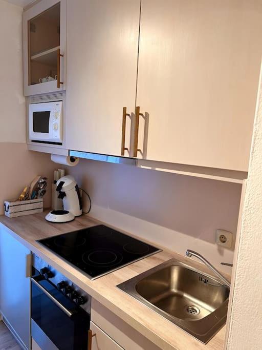 Stylish Studio Apartment With Beautiful Balcony Ingolstadt Esterno foto