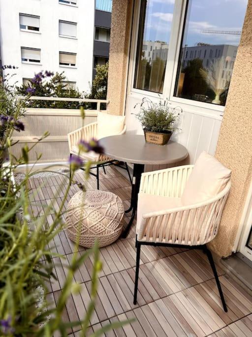Stylish Studio Apartment With Beautiful Balcony Ingolstadt Esterno foto