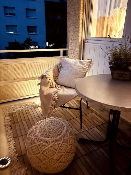 Stylish Studio Apartment With Beautiful Balcony Ingolstadt Esterno foto